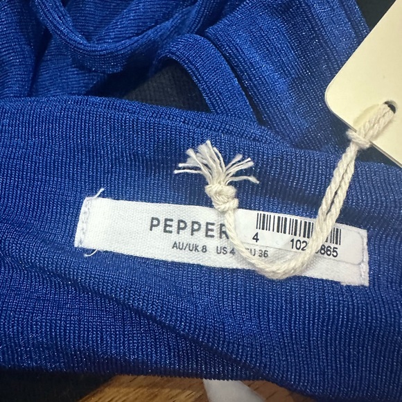 NWT SIZE 2/4/6/8 Peppermayo Blue Crop Top with Tie Front and Cut Out - Picture 4 of 9